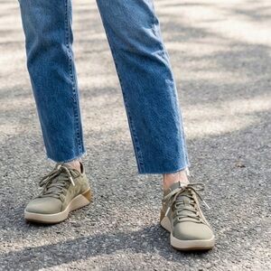 Sorel Gray and Tan Sneakers Sz 7.5